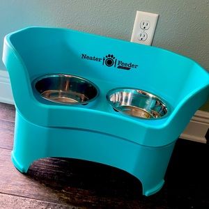 Gently used NEATER FEEDER for medium to large dog